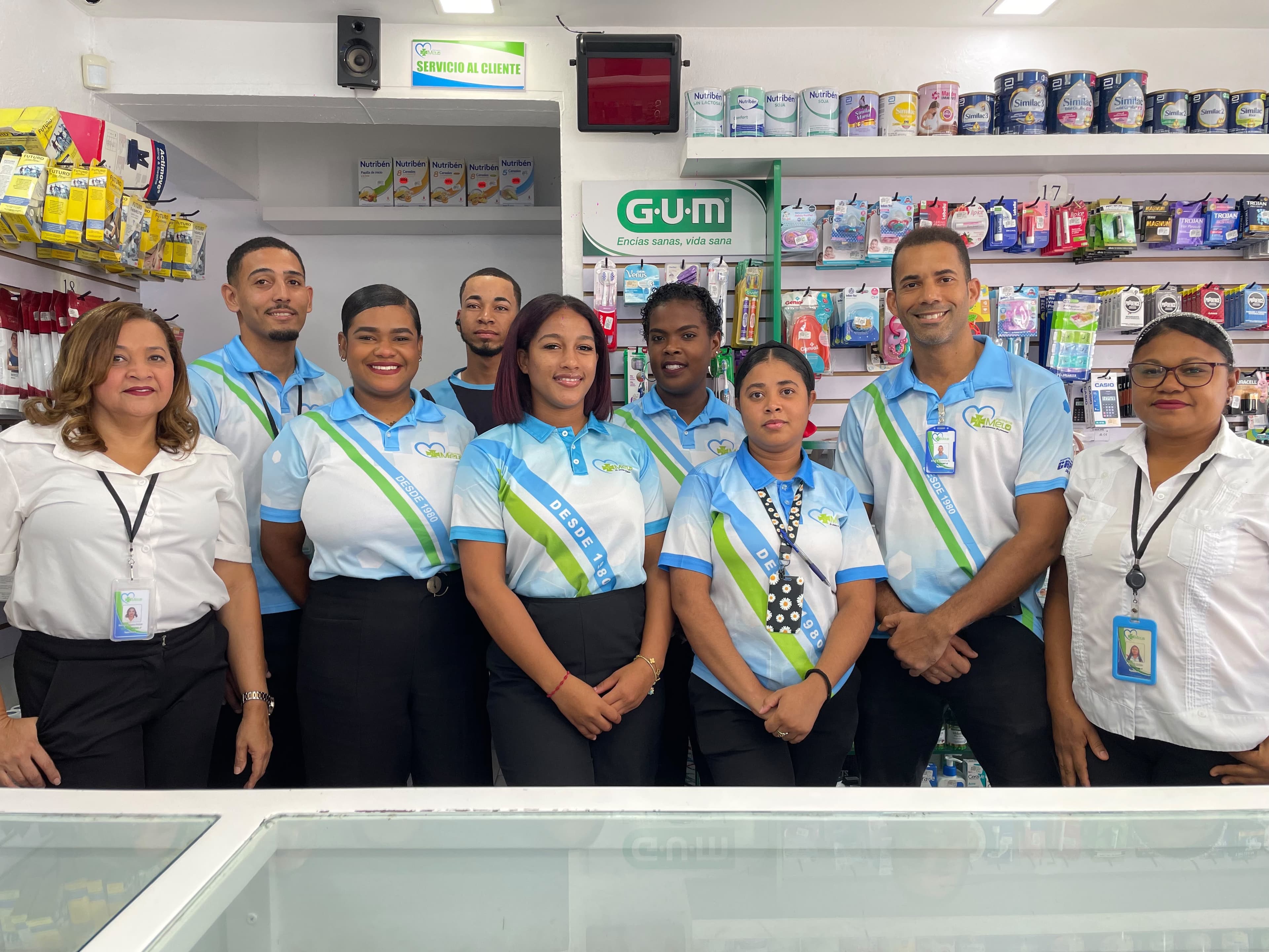 El equipo de Farmacia Melo en la farmacia